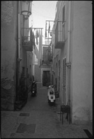 Lipari - ruelle, vespa et lessive